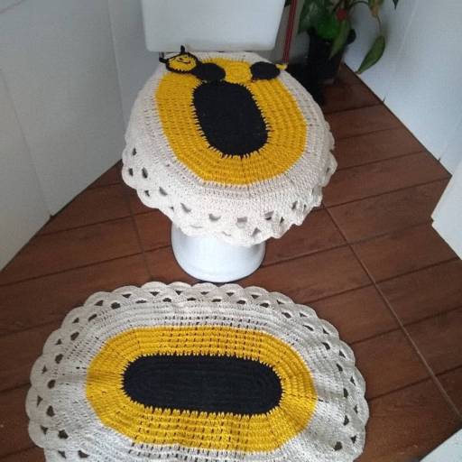 Comprar o produto de Jogo de banheiro motivo abelha. em A Classificar pela empresa Dona Fá Bolsas, Artesanatos e Presentes em Bauru, SP por Solutudo