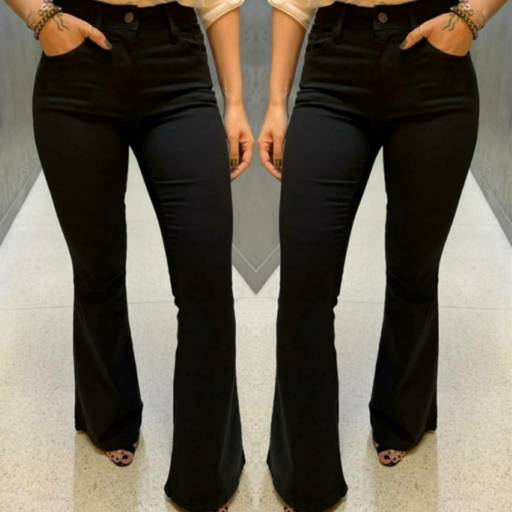 Calça Flare Black de Sarja (Semelhante a essa Disponível no Tamanho: 44). em Bauru, SP por Blessing Store 