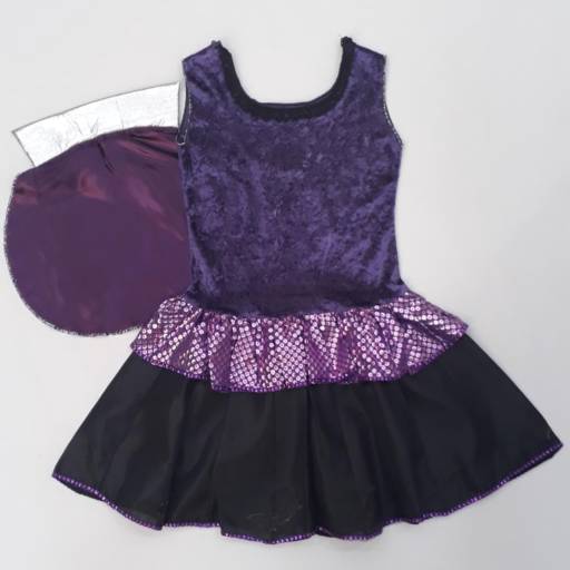 2657 - Vampira roxa juvenil (tamanho 16) em Tietê, SP por Fantasia & Folia