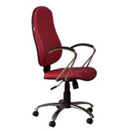 Cadeira Presidente cromada c/ apoio de braços por Officeline Móveis de Escritório e Sob Medida