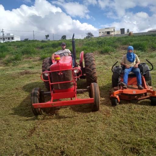 Roçada com Tratores  em Botucatu, SP por 3 Verde Jardinagem