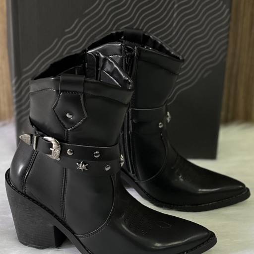 Bota feminina adulta Felina