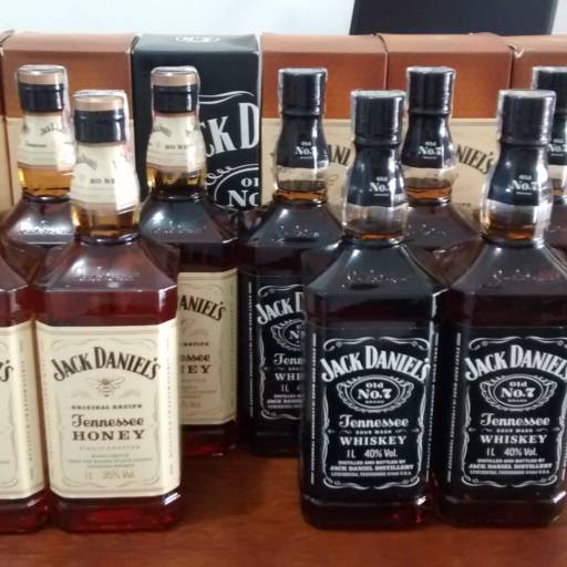 Jack Daniel's No.7 e Honey por Solutudo