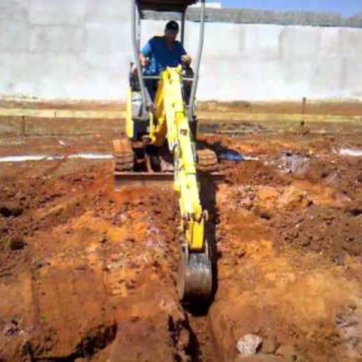 abertura de alicerce com mini Escavadeira em Jaú e região por Solutudo
