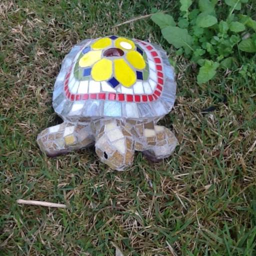 Tartaruga para adorno de jardim em mosaico por Solutudo