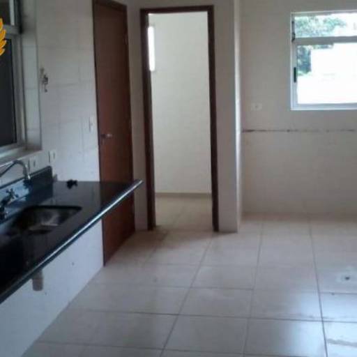 Casa em bairro nobre de São Roque-SP / Código do Imóvel: 27633 por Aj Rodrigues Negocios Imobiliarios Ltda