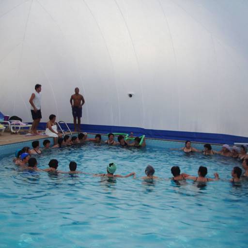 Piscina no inverno por Acquaville Hotel e Restaurante