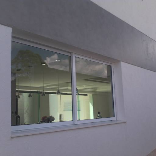 Janela de correr por Alutemper Vidros e Esquadrias de Alumínio