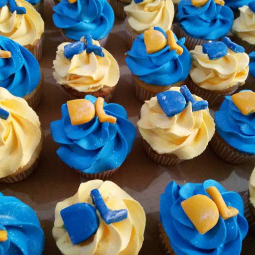 mini cup cakes por Paty Bolos E Cia