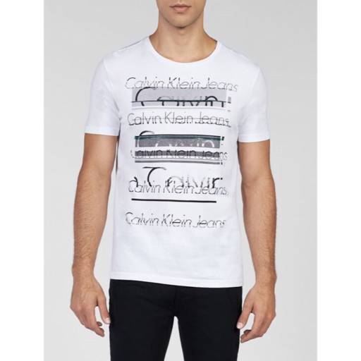 Camiseta Calvin Klein  por Ponto 5