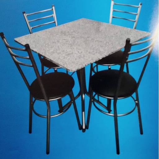 Mesa com 4 cadeiras