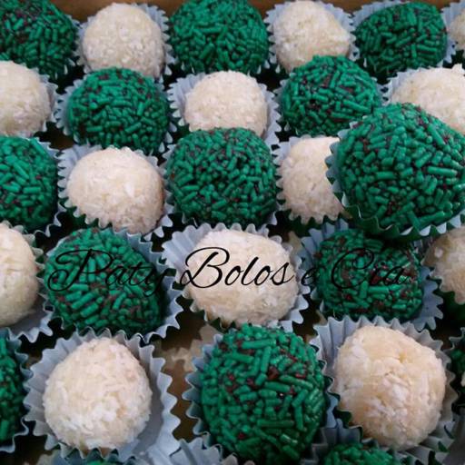 DOCES por Paty Bolos E Cia