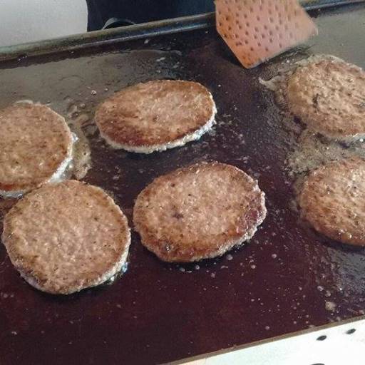 Comidas Feitas em nossas Barracas! por Pega Pega Locação de Brinquedos 