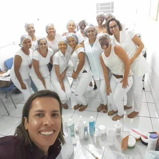CURSO DE ESTÉTICA CORPORAL E FACIAL por Cenarium Cursos