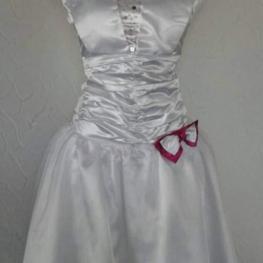 Comprar o produto de Debutante em Vestidos Casuais pela empresa Vitória Noivas - Loja 1 em Birigui, SP por Solutudo