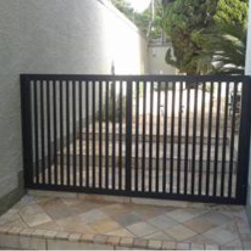 portões em grade  em Atibaia, SP por Irmãos Franco Esquadrias de Alumínio