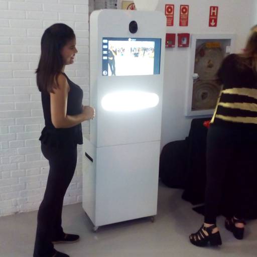 Totem Fotográfico por Tá Registrado! Cabines e Totens Fotográficos