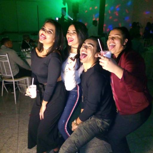 Totem Fotográfico por Tá Registrado! Cabines e Totens Fotográficos