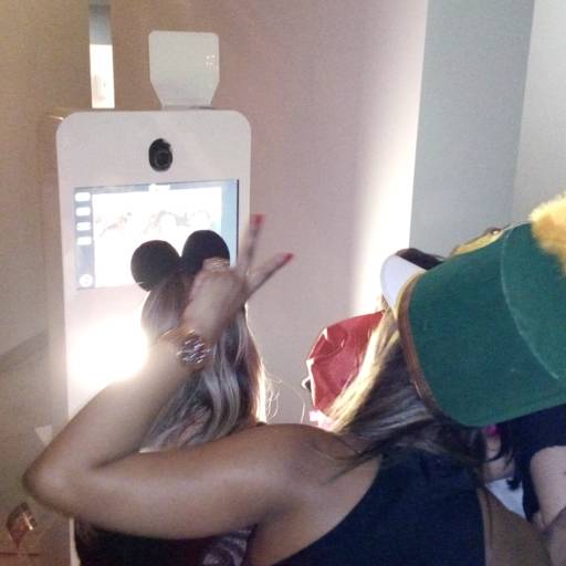 Totem Fotográfico por Tá Registrado! Cabines e Totens Fotográficos