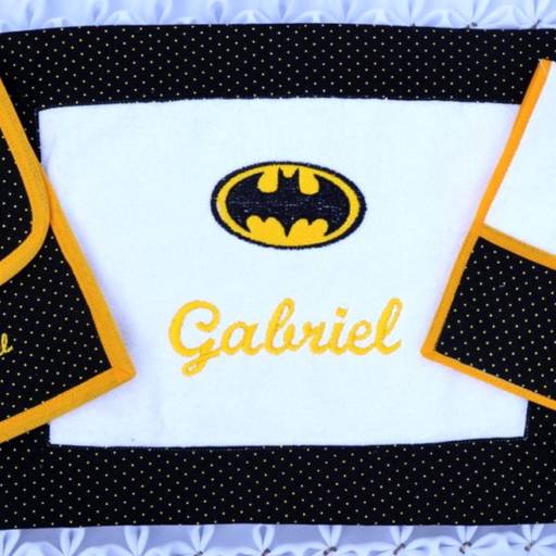 Toalhas higiênicas bordadas (infantil)  por Golden Wire