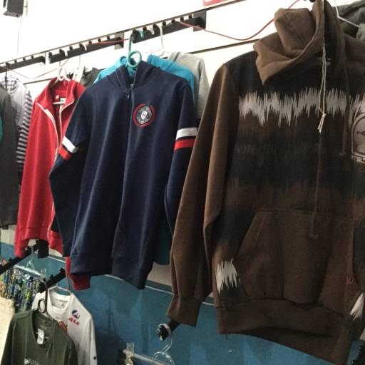 Roupas e acessórios  por Loja São José 