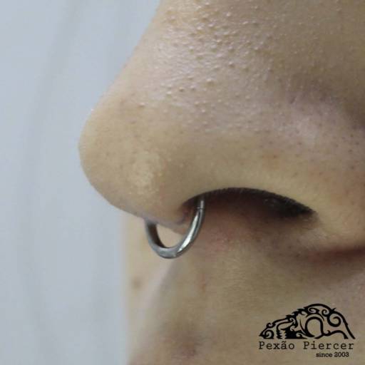 Perfuração Septo Nasal em Botucatu, SP por Questa Tattoo & Piercing e Pexão Body Piercing