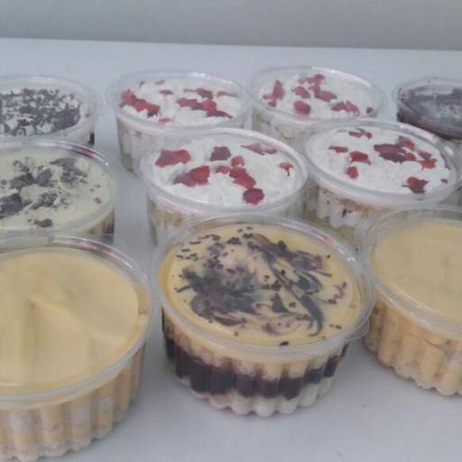 Bolo de Pote Sabor Maracuja por Vitória Ateliê