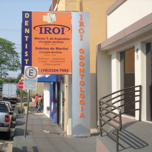 fachada por Toldos Manhattan 