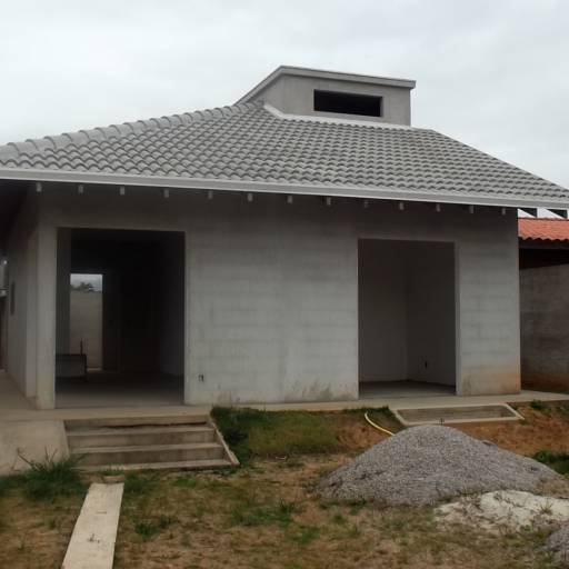 Comprar o produto de CA-076 Casa Golfinho em Venda - Casas pela empresa Imobiliária Betel  em Caraguatatuba, SP por Solutudo