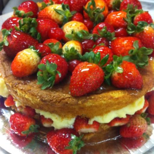 NAKED CAKE MORANGOS