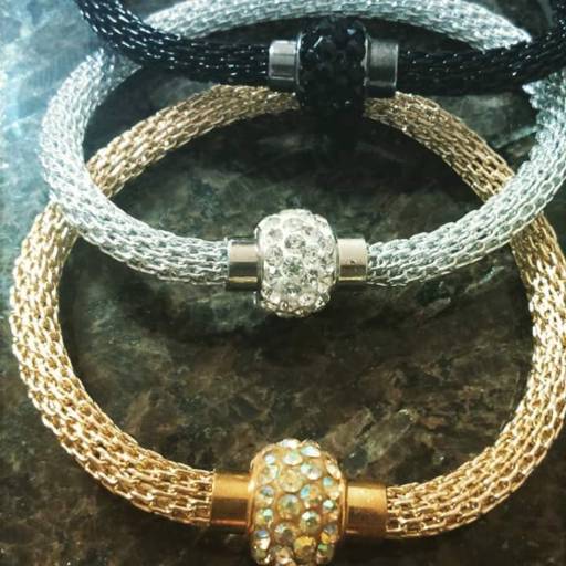 Pulseiras personalizadas por Kentaveno Loja Colaborativa