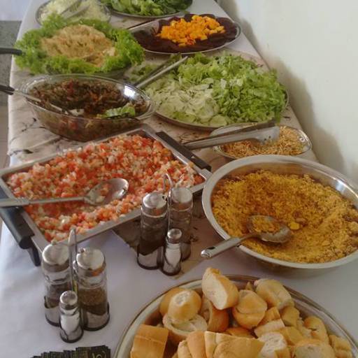 Mesa de Pratos Quentes por Dag Eventos