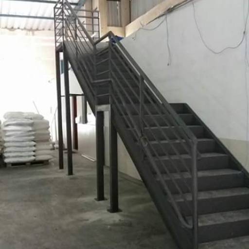 Comprar o produto de Todo tipo de escada em Outros Serviços pela empresa M&S Serralheria em Valinhos, SP por Solutudo