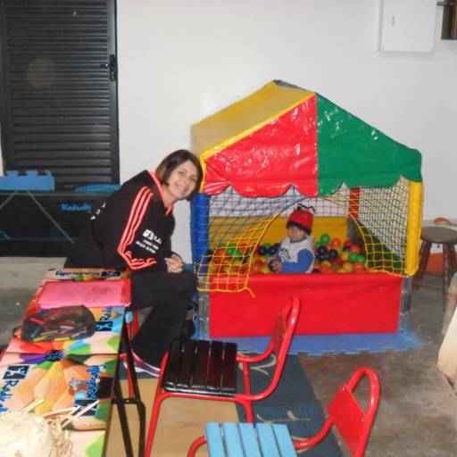 Área Kids + Piscina de Bolinhas  por Radically