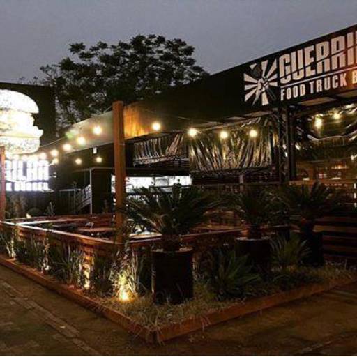 Fachada em ACM com iluminação em led por Creative Comunicação