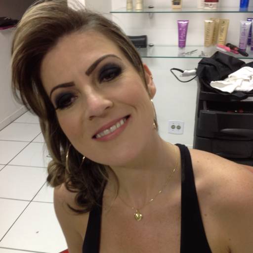 Maquiagem por VS Vânia Santana