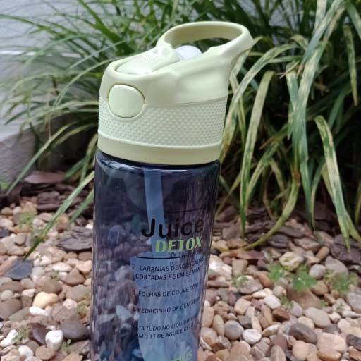 Comprar o produto de Garrafa de água juice detox botão - Rec em Roupas e Acessórios pela empresa Loja Ego 3 p - Roupas e Acessórios Femininos em Botucatu, SP por Solutudo