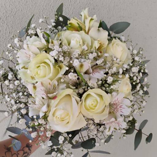 Luz do Sim - Buquê de Noiva  em Foz do Iguaçu, PR por Floricultura As Flores da Carol - Vila A