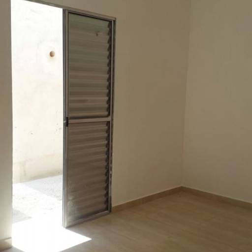 Casa com Belo Terreno para Financiamento / Código do Imóvel: 27016 por Aj Rodrigues Negocios Imobiliarios Ltda