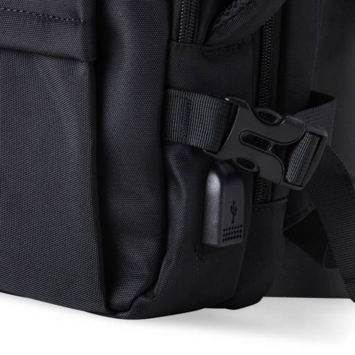 05009 Mochila de Nylon USB 20 Litros em São José do Rio Preto, SP por Public Gráfica e Brindes