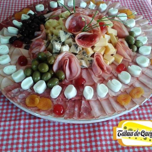 Diversas Opções de Tábua de Frios por Tábua de Queijos