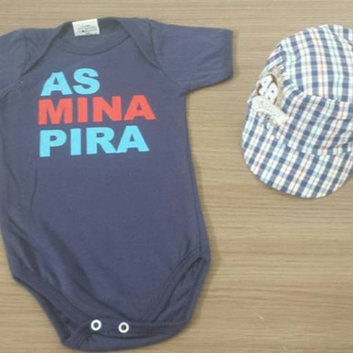 Body R$15,00. Boné R$25,00 por Mammy Center Enxoval E Moveis Infantis Ltda