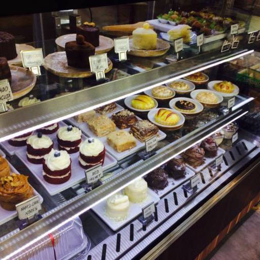 Aceitamos Encomendas! Tortas e Doces por Ana Bertô Doces Finos