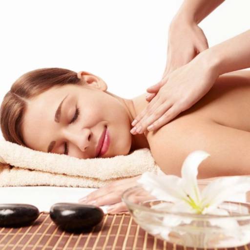 Comprar o produto de Massagem Relaxante Feminina em Massagem pela empresa Espaço Clô Escudeiro Clínica de Estética & Saúde em Atibaia, SP por Solutudo
