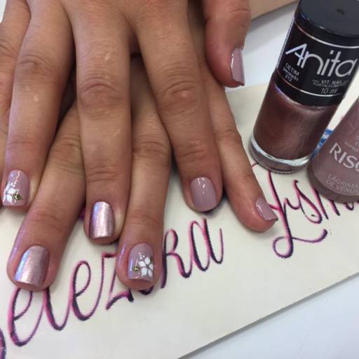 Mão por Belezoka Esmalteria