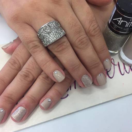 Mão por Belezoka Esmalteria