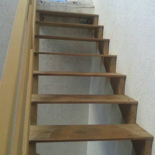 Escada de Madeira por Madeirando