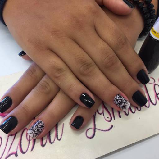 Mão por Belezoka Esmalteria