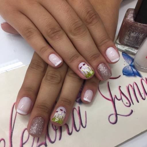 Mão por Belezoka Esmalteria