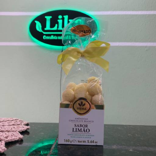 Comprar o produto de Amêndoas com chocolate branco em Alimentos pela empresa Lika Cerealista Natural & Temperos em Boituva, SP por Solutudo